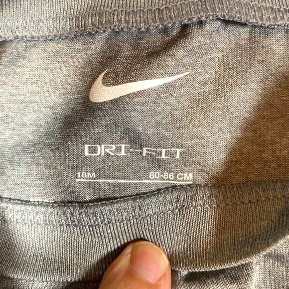 Nike Dri-Fit Baby Bundle LOT of 2 18 Months Red Gray Shirts - Picture 4 of 5